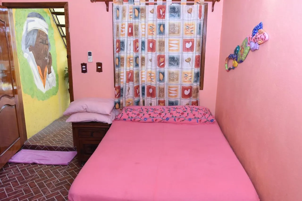 Cancun Guest House 1 0*,